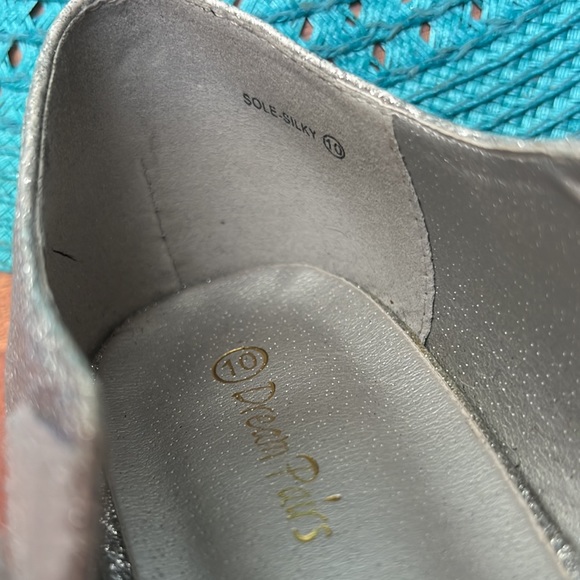 3/$10 - Sparkle Plenty!  Silver Glitter Mary Janes Shoes Sz 10 - Picture 10 of 11